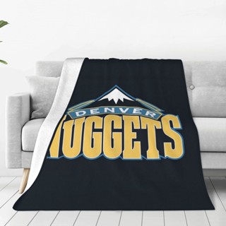 ผ้าห่ม ผ้าไมโครฟลีซ ผ้าสักหลาด แบบนิ่มพิเศษ ลาย Denver Nuggets DEN สําหรับเตียง โซฟา และเครื่องปรับอากาศ