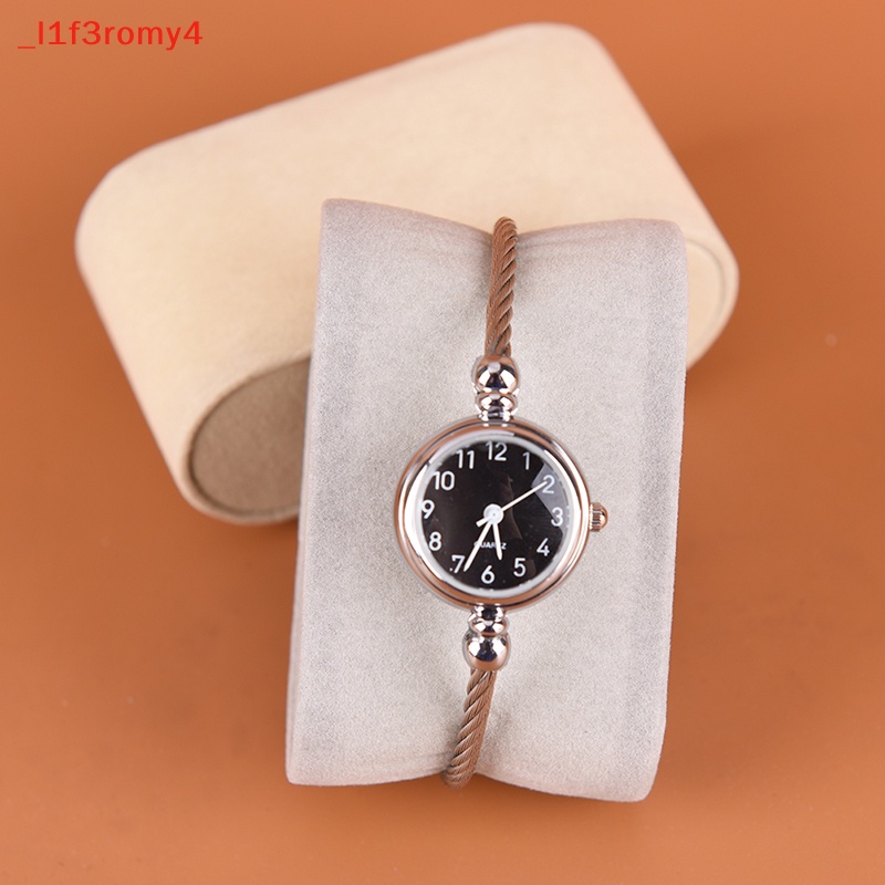 {/ L1f3romy4 } 1 New Ivory Suede Watch Cushion / หมอนนาฬิกาสําหรับกล ่ องแสดง