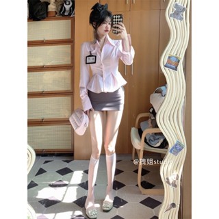 เสื้อโปโล เข้ารูป ลายทางแนวตั้ง สีชมพูอ่อน แฟชั่นฤดูใบไม้ผลิ สําหรับผู้หญิง