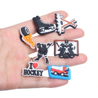 รองเท้าสเก็ต โรลเลอร์สเก็ตน่ารัก Crocs Jibbitz Charm Hockey Sports Shoe Charms Pin Castle Ball Jibitz Crocks สําหรับผู้ชาย อุปกรณ์เสริมตกแต่งรองเท้า