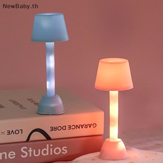 Newbaby โคมไฟตั้งโต๊ะ LED ขนาดเล็ก 1:12 สําหรับตกแต่งบ้านตุ๊กตา