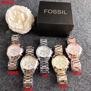 Fossil นาฬิกาข้อมือควอตซ์ลําลอง สายหนัง หน้าปัดกลม ประดับเพชร เหมาะกับของขวัญวันเกิด สําหรับผู้ชาย และผู้หญิง