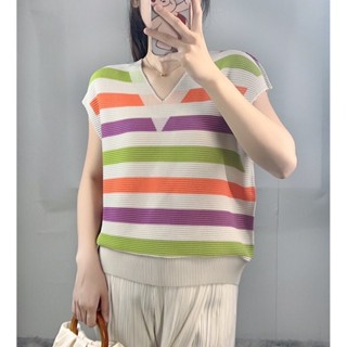 2MUAY รุ่น PP62489 V NECK STRIPE PRINTED PLEAT TOP เสื้อผู้หญิง เสื้อพลีทคุณภาพ 3 สี FREE SIZE