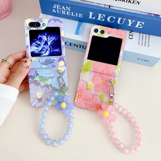 เคสโทรศัพท์มือถือแบบแข็ง กันกระแทก ลายดอกไม้ พร้อมสายโซ่คล้อง สําหรับ Samsung Galaxy Z Flip5 5G 3in1 Z Flip 3 Flip 4