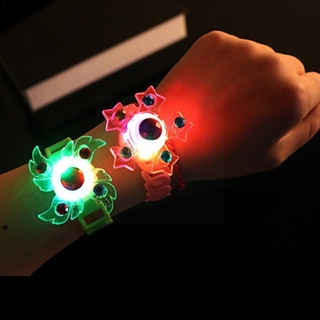 ขายดี สายรัดข้อมือเรืองแสง LED เรืองแสงในที่มืด ของเล่นสําหรับเด็ก 1 ชิ้น