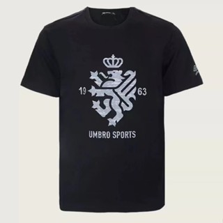 Umbro ใหม่ เสื้อยืดลําลอง แขนสั้น คอกลม แฟชั่นฤดูใบไม้ผลิ ฤดูร้อน สําหรับผู้ชาย UO222AP25125