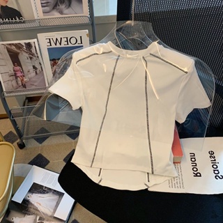 Massimo  เสื้อครอป เสื้อยืดผู้หญิง ครอป baby tee สาวเรโทร 2023 NEW Style Chic ทันสมัย สไตล์เกาหลี คุณภาพสูง A99J01H 36Z230909