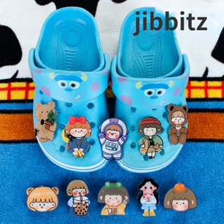 ชานม การ์ตูน จิบบิต สําหรับ Crocs Pins นักบินอวกาศ Jibitz Charm Bear Jibits Crocks สําหรับผู้หญิง เสน่ห์รองเท้า อุปกรณ์เสริมตกแต่ง