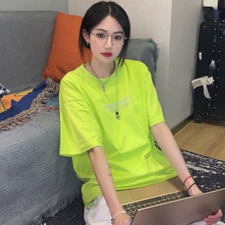 เสื้อยืดแขนสั้นผ้าฝ้ายแท้100% ของลุค2023ปีใหม่สีเขียวเรืองแสงออกแบบเฉพาะกลุ่มอะโวคาโดสีเขียวหลวมสินค้าใหม่