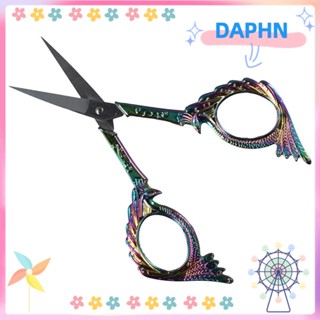 DAPHS กรรไกรเย็บปักถักร้อย, กรรไกรเย็บผ้า ขนาดเล็ก 4.7 นิ้ว, กรรไกรปลายแหลม สีทอง สีเขียว นกยูง สไตล์วินเทจ สีรุ้ง สําหรับเย็บผ้า ทุกวัน