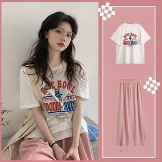 ชุดเสื้อยืดแขนสั้น และกางเกงขาตรง พิมพ์ลายหมี แฟชั่นฤดูร้อน สําหรับผู้หญิง จํานวน สองชิ้น