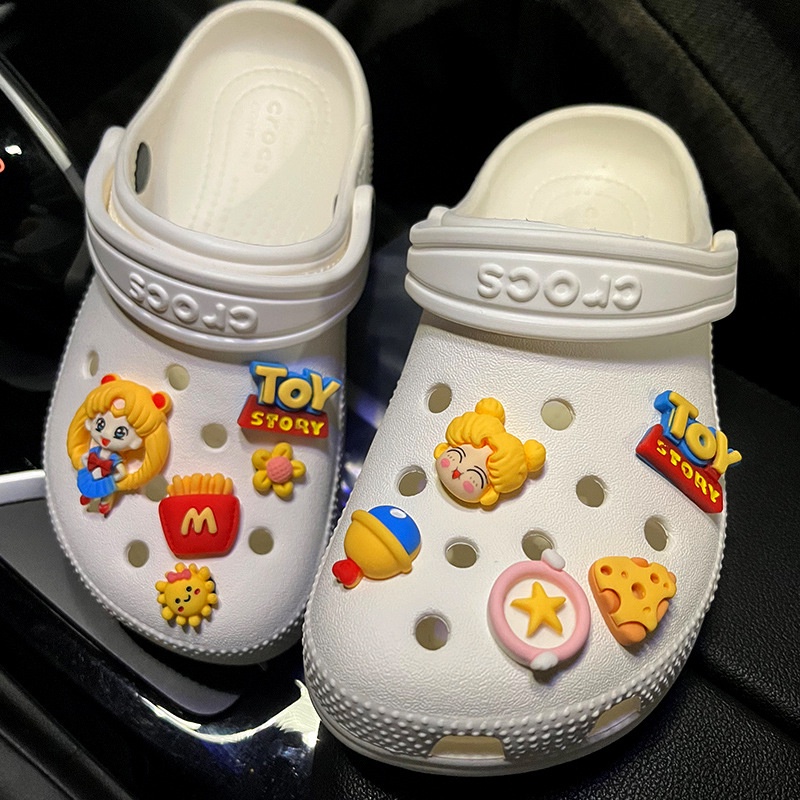 น่ารักอะนิเมะ Jibbitz สําหรับ Crocks เซเลอร์มูน Jibits Croc Toy Story Crocs Charms กระต่ายแมว Jibbits สําหรับผู้หญิงอุปกรณ์เสริมรองเท้า