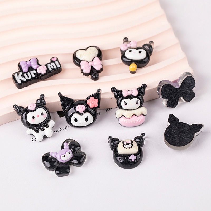 สติ๊กเกอร์คุโรมิสีดํา 3D Charms สติ๊กเกอร์โทรศัพท์มือถือการ์ตูน DIY ถ้วยสติ๊กเกอร์ตกแต่ง
