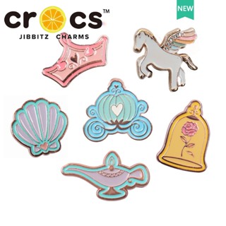 Jibbitz crocs charms หัวเข็มขัดโลหะ อุปกรณ์เสริมรองเท้า Aladdin Magic Lamp New crocs Metal Accessories DIY Cartoon Fairy Tale Jewelry