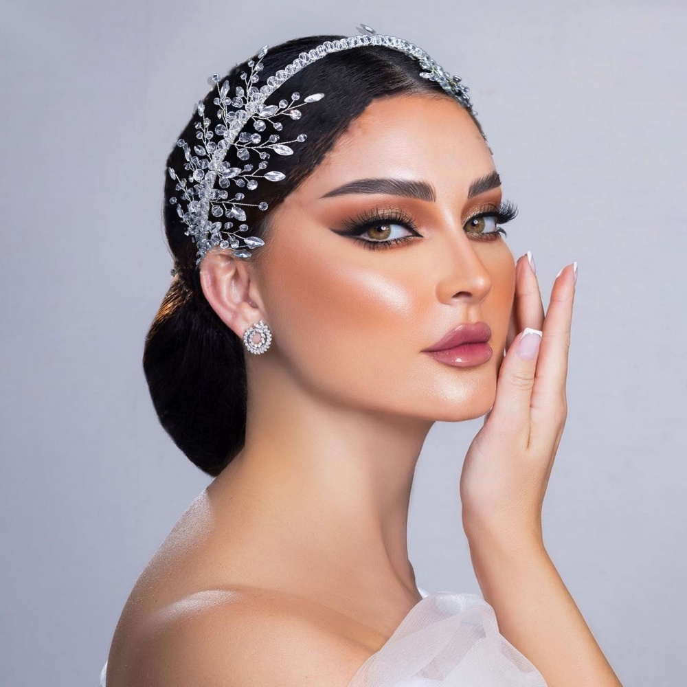 ใหม่ ที่คาดผมเจ้าสาว ประดับคริสตัล พลอยเทียม แฮนด์เมด DZ069