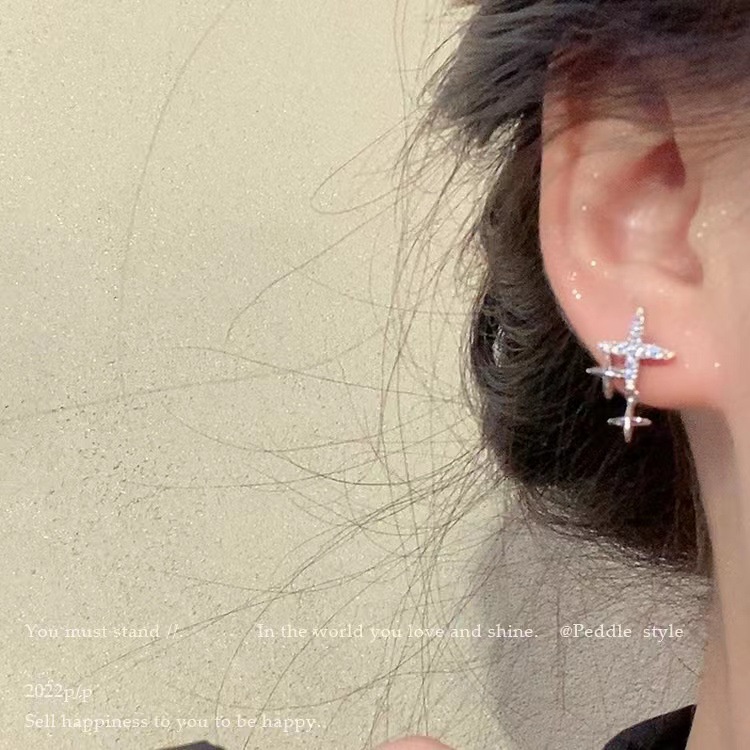 ต่างหูสตั๊ด รูปดาวสี่แฉก ประดับเพชร สีเงิน แฟชั่น - รูปที่ 2