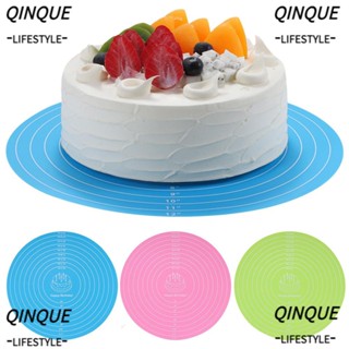 Qinjue แผ่นจานหมุนเค้ก ทนความร้อนสูง ไม่ติดผิว พร้อมสเกลขนาด 12 นิ้ว