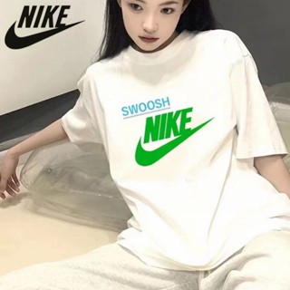 Nike เสื้อยืดแขนสั้น คอกลม ผ้าถัก พิมพ์ลายโลโก้ พลัสไซซ์ สําหรับผู้หญิง ของแท้ 100%