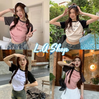 L.A Shop ​พร้อมส่ง เสื้อไหมพรมคอกลม แขนสั้นดีเทลเอวรูด สีทูโทนลายตัวอักษรบนเสื้อ  "W024" -C