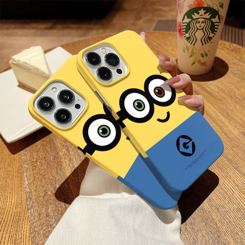 ทหารตัวน้อย Minions Apple เคสโทรศัพท์กันกระแทกเหมาะสําหรับ iphone16 15 14 13 12 11 pro max สวมใส่รวมทุกอย่าง X XR XS 7 8