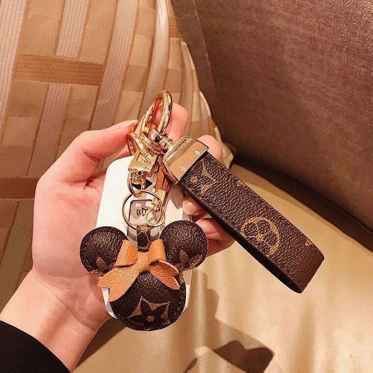 Internet Celebrity Car Key Ring Pendant Women's High-Grade Genuine Leather Creative Fresh Mickey Key Chain Ladies Bag Bag Charm vPuC