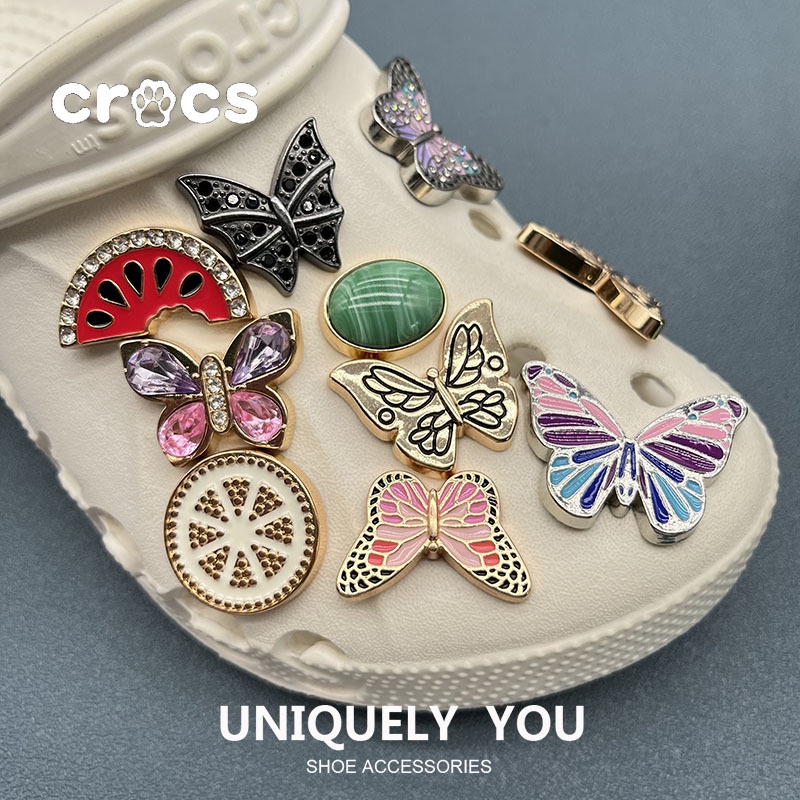 Crocs jibbitz หัวเข็มขัดโลหะ รูปผีเสื้อ ดอกไม้ สไตล์เกาหลี DIY สําหรับตกแต่งรองเท้า