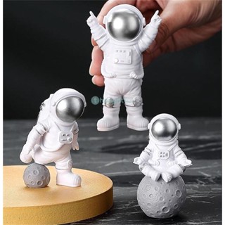 4 ชิ้น/เซ็ต Creative Spaceman นักบินอวกาศเดสก์ท็อปตกแต่งรุ่นเด็กวันเกิดของขวัญเครื่องใช้ในบ้าน TH