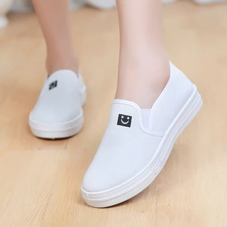 พร้อมส่ง🚚รองเท้าผ้าใบผู้หญิง สลิปออน สไตล์เรียบง่าย แฟชั่น ลำลอง ลำลอง ยืดหยุ่นได้ดี ไม่เจ็บเท้า ทนต่อการสึกหรอ P-015