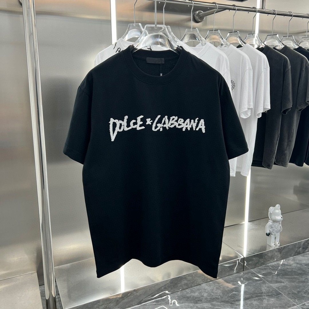 D2023 ใหม่ เสื้อยืดลําลอง ผ้าฝ้าย แขนสั้น พิมพ์ลายตัวอักษร สําหรับผู้ชายและผู้หญิง