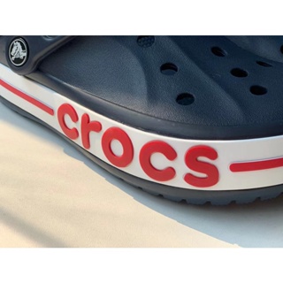 Crocs รองเท้าชายหาด กันลื่น เหมาะกับเดินชายหาดกลางแจ้ง สําหรับผู้หญิง