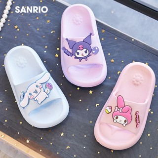 รองเท้าแตะ ป้องกันการลื่น พิมพ์ลายการ์ตูน Sanrio เหมาะกับเดินชายหาด แฟชั่นฤดูร้อน สําหรับเด็กผู้หญิง Kuromi