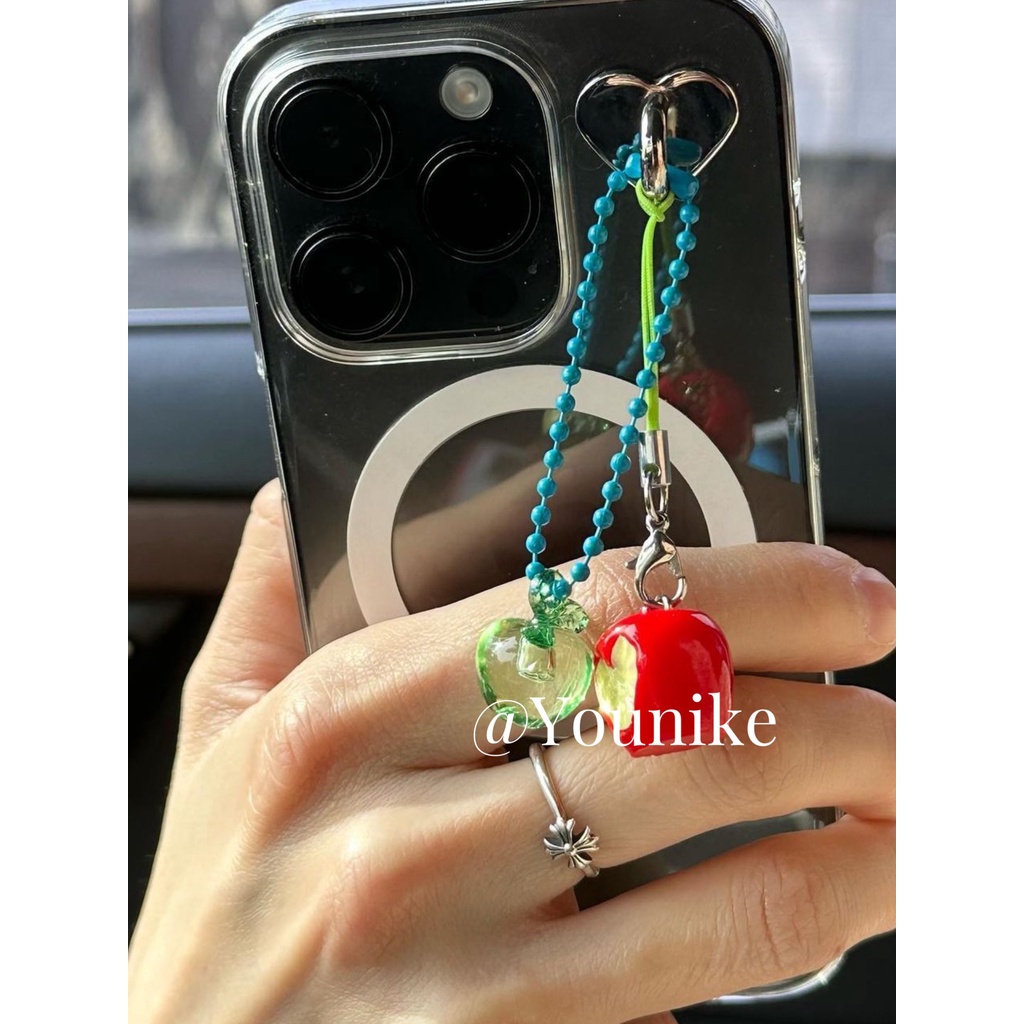 เคสป้องกันโทรศัพท์มือถือ แบบใส ลายผลไม้ตลก มีจี้แม่เหล็ก สําหรับ Apple Iphone 13pro 14promax 11 12 14