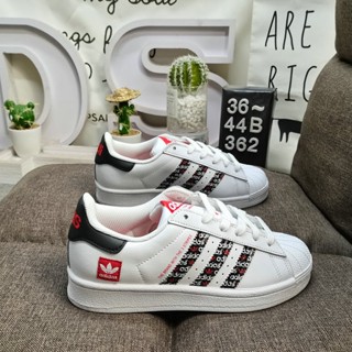 Ad clover Originals Superstar รองเท้ากีฬาลําลอง เข้ากับทุกการแต่งกาย สไตล์คลาสสิก สําหรับผู้ชาย และผู้หญิง