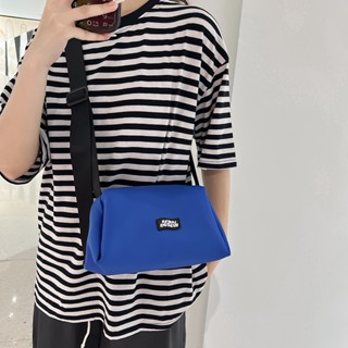 Hot Sale #2022 live broadcast hot fashion all-match leisure cross-body bag womens lightweight niche design leisure shoulder bag 8cc