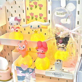 SANRIO โคมไฟ LED รูปการ์ตูนอนิเมะ Kuromi Cinnamonroll Melody Hello Kitty LinaBell สําหรับตกแต่งห้องนอน