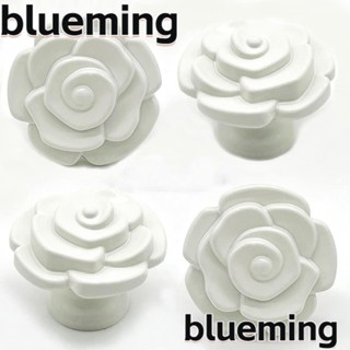 Blueming2 ลูกบิดลิ้นชัก โลหะผสมสังกะสี ลายดอกกุหลาบ สีขาว พร้อมสกรู ทนทาน สําหรับตู้เสื้อผ้า โต๊ะเครื่องแป้ง 4 ชิ้น