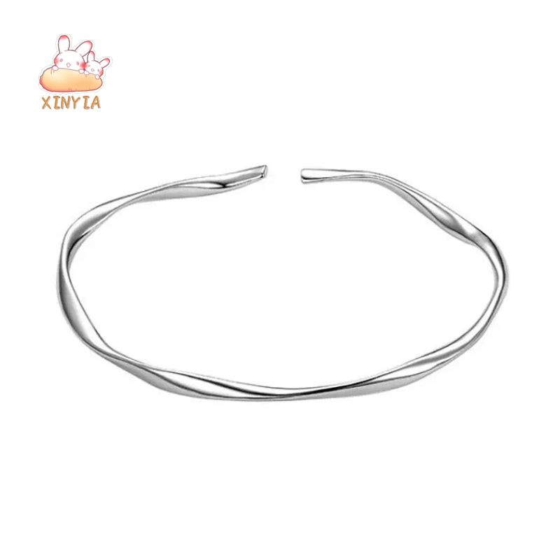 2024 สไตล์เกาหลีกำไลข้อมือแฟชั่น กำไลข้อมือแบบบิดเกลียว สร้อยข้อมือ 【XINYIA】