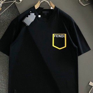 F 2023 ใหม่ เสื้อยืดลําลอง ผ้าฝ้าย แขนสั้น คอกลม พิมพ์ลายตัวอักษร แต่งกระเป๋าปลอม แฟชั่นคู่รัก