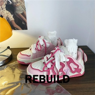 REBUILD รองเท้าผ้าใบผู้หญิง สีขาว พื้นหนา รองเท้าผ้าใบส้นสูงส้นหนา รองเท้าแฟชั่น ผูกเชือก 2023 NEW FYD23904UW 36Z230906