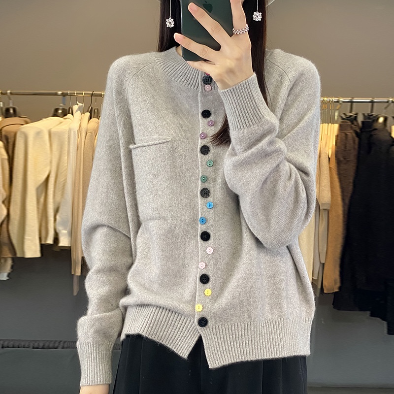 เสื้อคาร์ดิแกนกันหนาวแขนยาวลําลอง คอกลม ผ้าถัก ทรงหลวม แต่งกระดุม สีพื้น สําหรับผู้หญิง