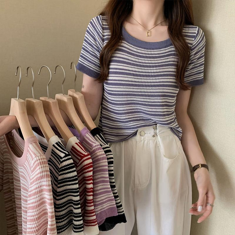 KOKO 7617 พร้อมส่ง*เสื้อครอปไหมพรมสวย เสื้อยืดแฟชั่นคอกลม สไตล์เกาหลี ลายทาง น่ารัก สวมใส่สบาย