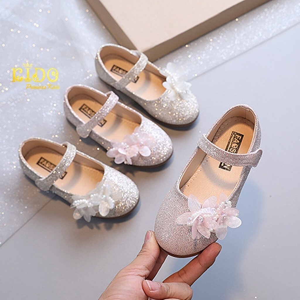 sรองเท้าเด็กออกงาน(หน้าร้านอยู่รัชดา ลองได้)H113 สีครีม สีชมพู แต่งดอกไม้ด้านหน้า