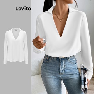 Lovito เสื้อเบลาส์ลําลอง คอวี เรียบง่าย สําหรับผู้หญิง L61AD022 (สีขาว)