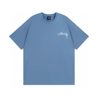 STUSSY สินค้าขายดี! เสื้อยืดแขนสั้น พิมพ์ลายโลโก้ตัวอักษร ด้านหน้าและด้านหลัง สวยงาม อเนกประสงค์ สําหรับผู้ชาย และผู้หญิง Ketyr