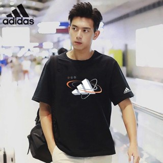 Adidas เสื้อยืดคอกลม แขนสั้น พิมพ์ลายโลโก้ Adidas 100% สไตล์เกาหลี โอเวอร์ไซซ์ สําหรับผู้ชาย ไซซ์ M-4XL