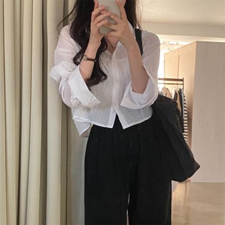 👚Konw👚 เสื้อเชิ้ตชีฟองแฟชั่น เสื้อป้องกันแสงแดด เสื้อสีขาว มีกระเป๋าหน้าข้าง สไตล์เกาหลี 3 สี  W260