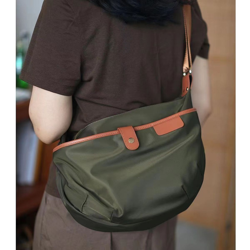 2025 แฟชั่นสไตล์ใหม่น้ําหนักเบากระเป๋าใบเล็กCrossbody Casualน้ําหนักเบาไนลอนกันน้ําAll-Matchหนึ่งไหล่ขนาดใหญ่-ความจุCrossbodyกระเป๋า