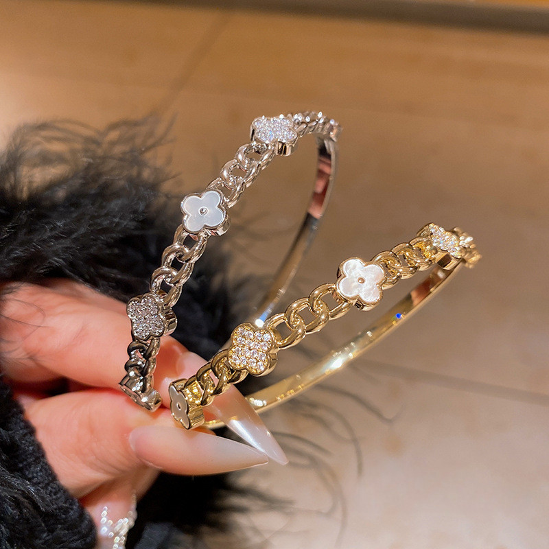 สร้อยข้อมือประณีตชุบทองจริง เพทายแสงหรูหรา สไตล์ไฮเอนด์