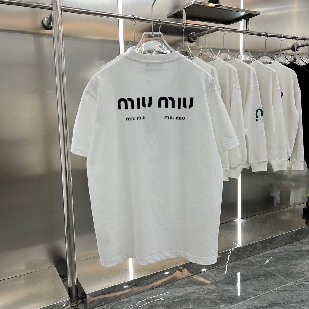 มิอุ มิอุ เสื้อยืดลําลองแขนสั้นทรงหลวมขนาดใหญ่สําหรับคู่รักผ้าฝ้ายแท้คอกลมครึ่งแขนด้านบนอเนกประสงค์