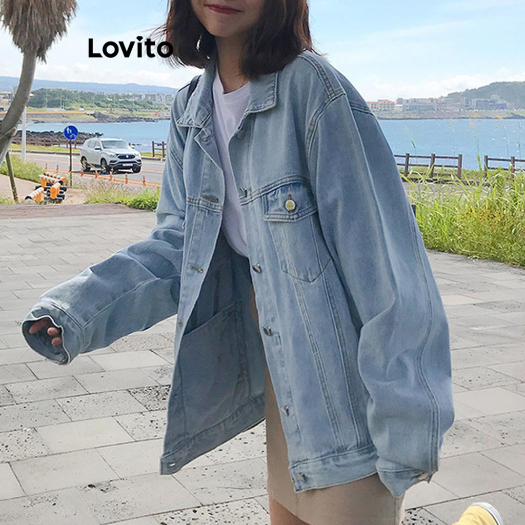 Lovito เสื้อแจ็คเก็ตยีนส์กระดุมธรรมดาแบบสบาย ๆ ด้านหน้าสำหรับผู้หญิง LNM71044
